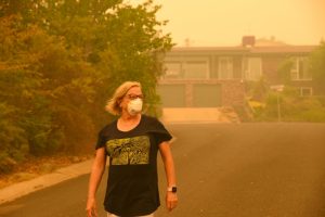 person-with-mask-in-poor-air-quality